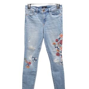 Abercrombie & Fitch floral embroidered raw hem jeans Size 4 reg